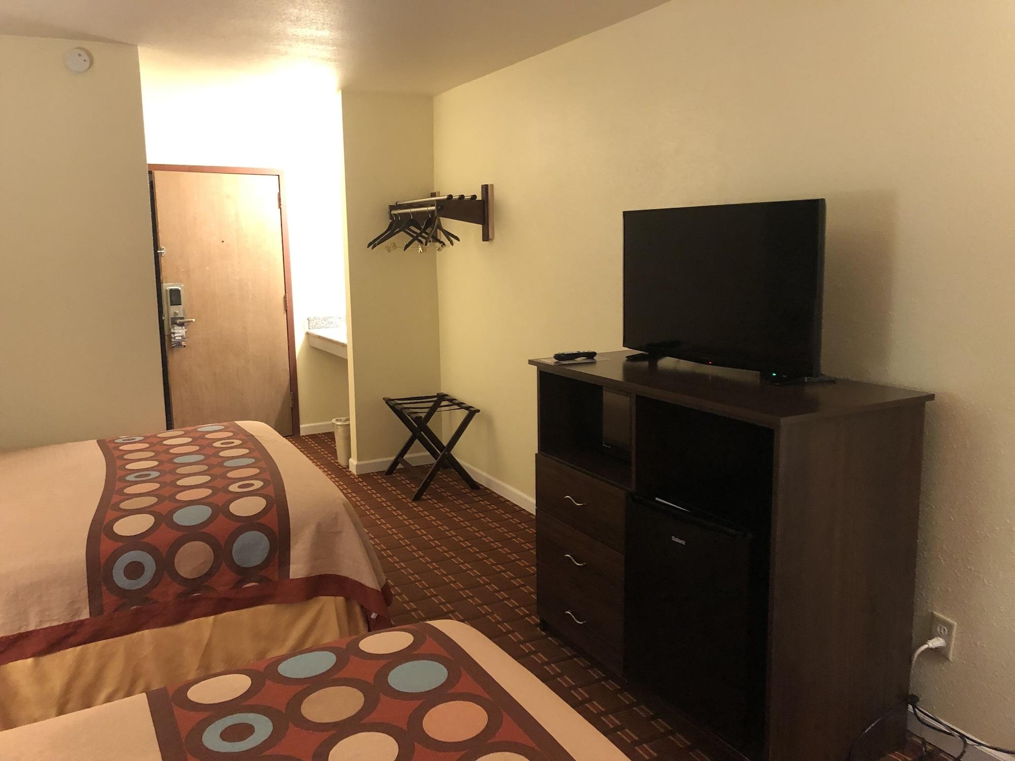 Super 8 By Wyndham Plover Stevens Point Area Exterior foto