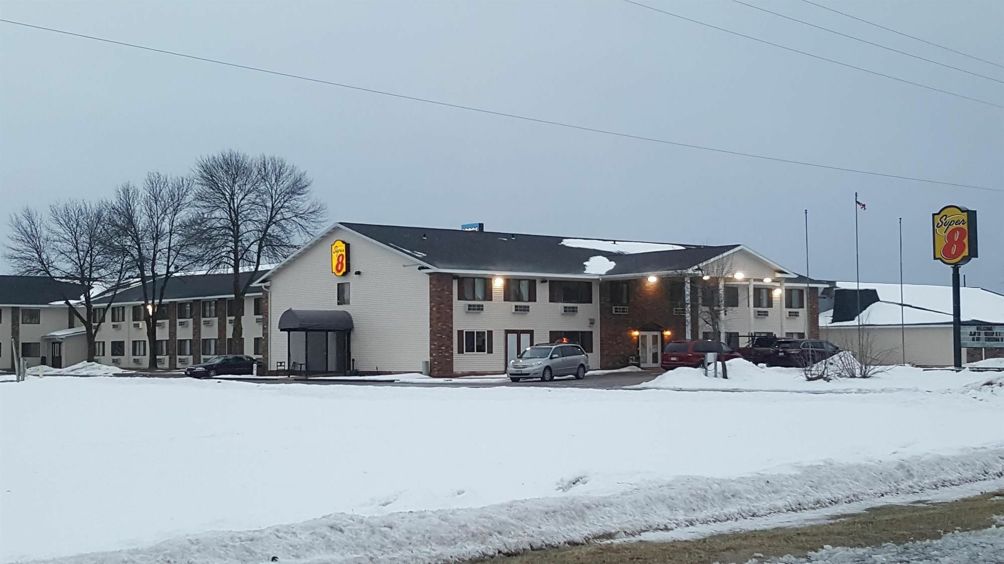 Super 8 By Wyndham Plover Stevens Point Area Exterior foto